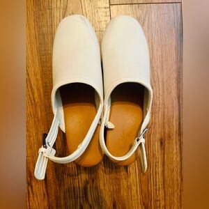 🔥MUST GO!🔥 Women's White Faux Leather Slingback Shoes/Clogs